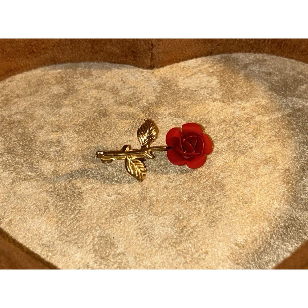 Vintage Red Rose Brooch Pin Gold Tone Floral Lapel Pin Romantic Valentine